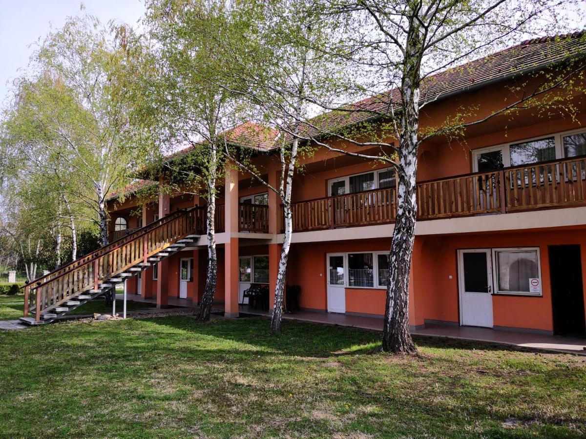 Laguna Panzio 加尔多尼 外观 照片