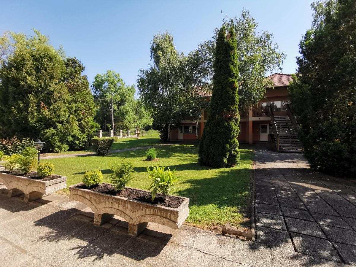 Laguna Panzio 加尔多尼 外观 照片